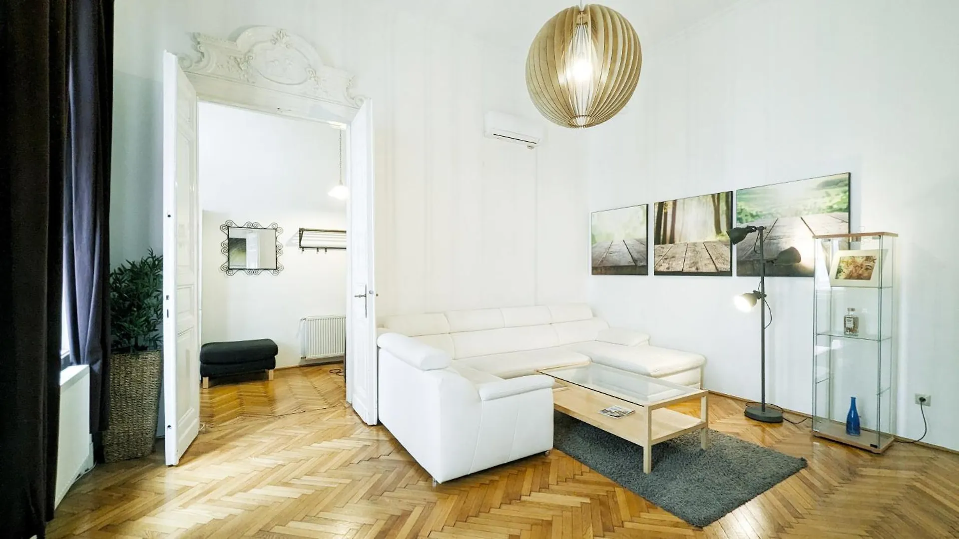 Heart Of The City, Entire Very Big Apartment Budapest Hungary